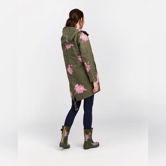 Joules “The Coast” Peony printed anorak style rain jacket - Picture 2 of 11